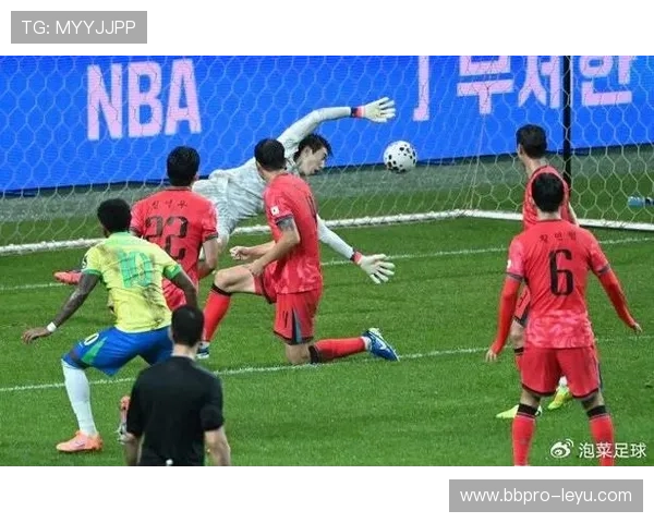 洪明甫的AI转型之路：从足球名将到科技探索者，如何在变革中寻找新方向？