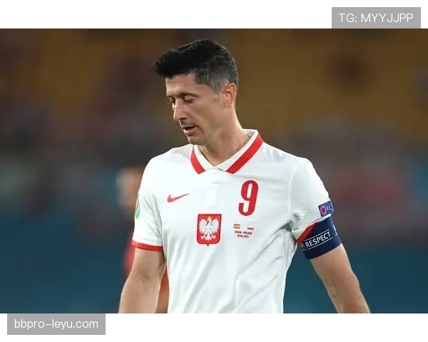 莱万多夫斯基追平波兰历史射手纪录，状态火热表现抢眼