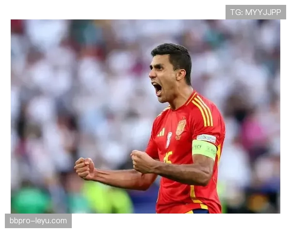 罗德里回应媒体评价:专注赛场表现,保持稳定发挥