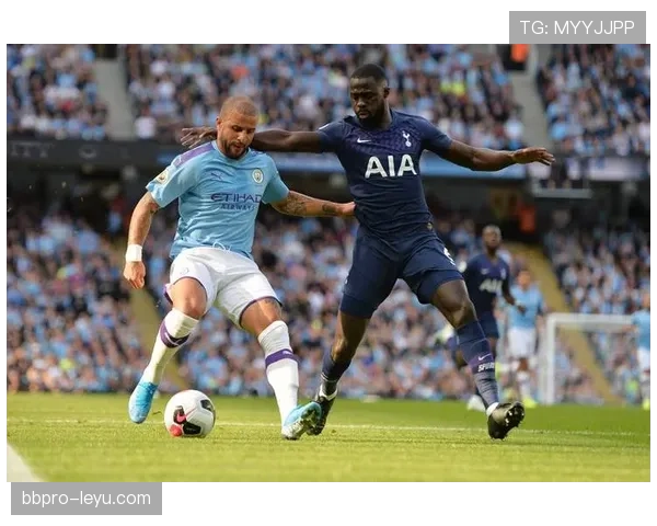 格列兹曼 vs 阿圭罗:进攻效率与战术角色差异 格列兹曼 vs 阿圭罗:进攻效率与战术角色差异