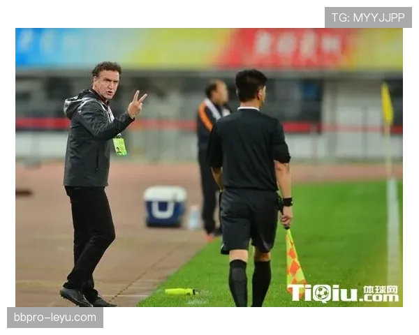 足球纪律委员会处罚如何影响裁判现场判罚的执行标准解析