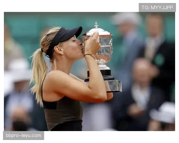 莎拉波娃大牌范儿十足，私底下居然爱打扫，谁想到她有这细腻一面？